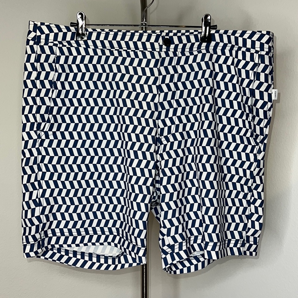 🔹 Onia Swim Trunks